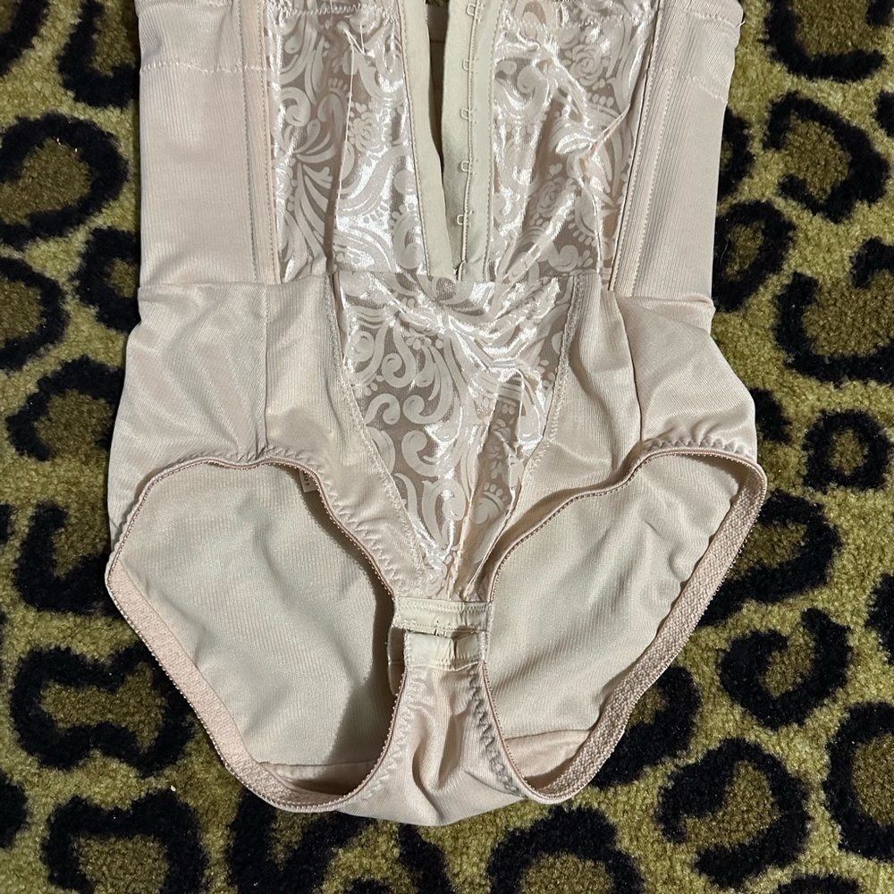 Elegant Cream Shapewear Bodysuit